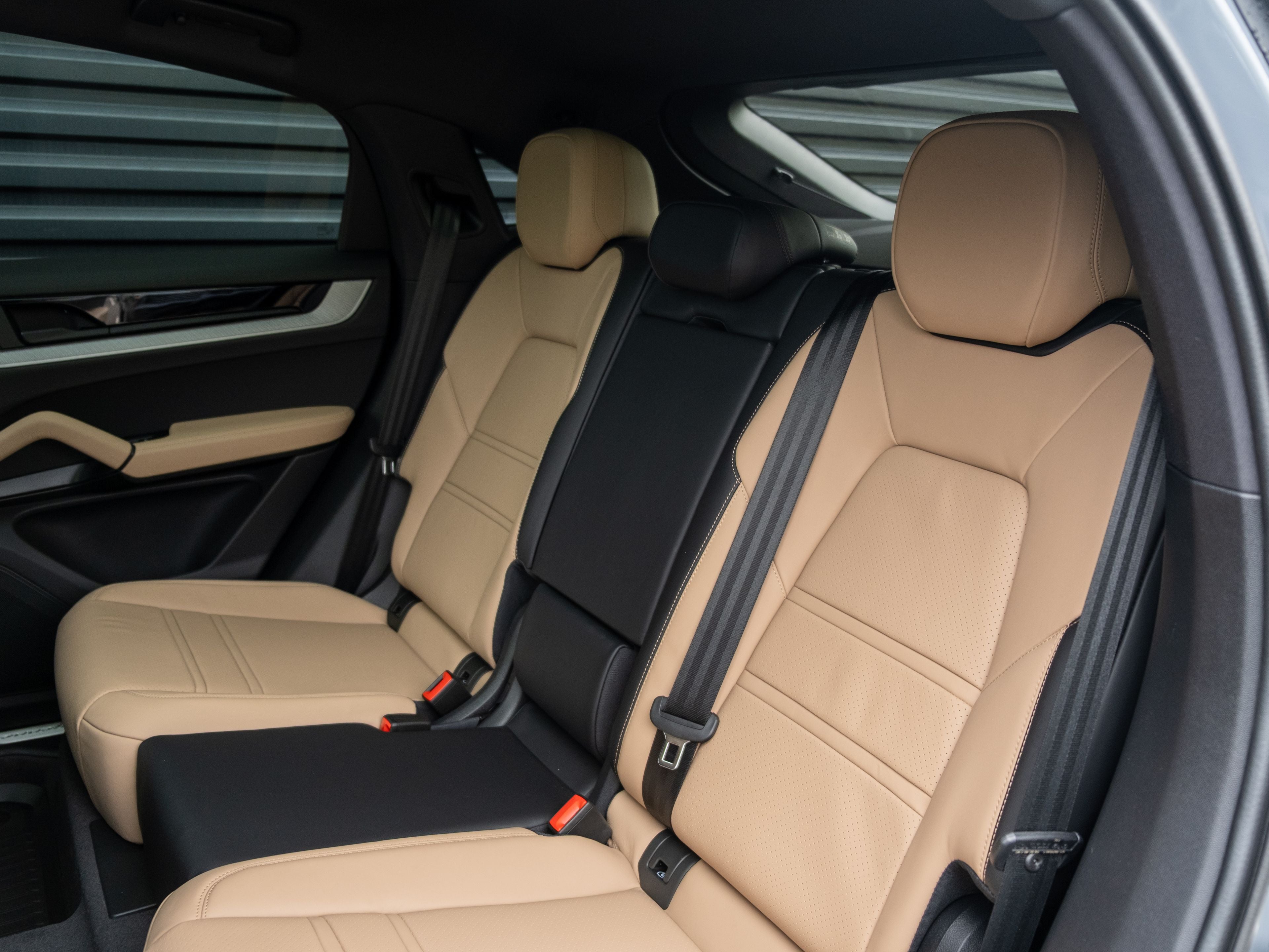 2026 Porsche Cayenne Coupe Base