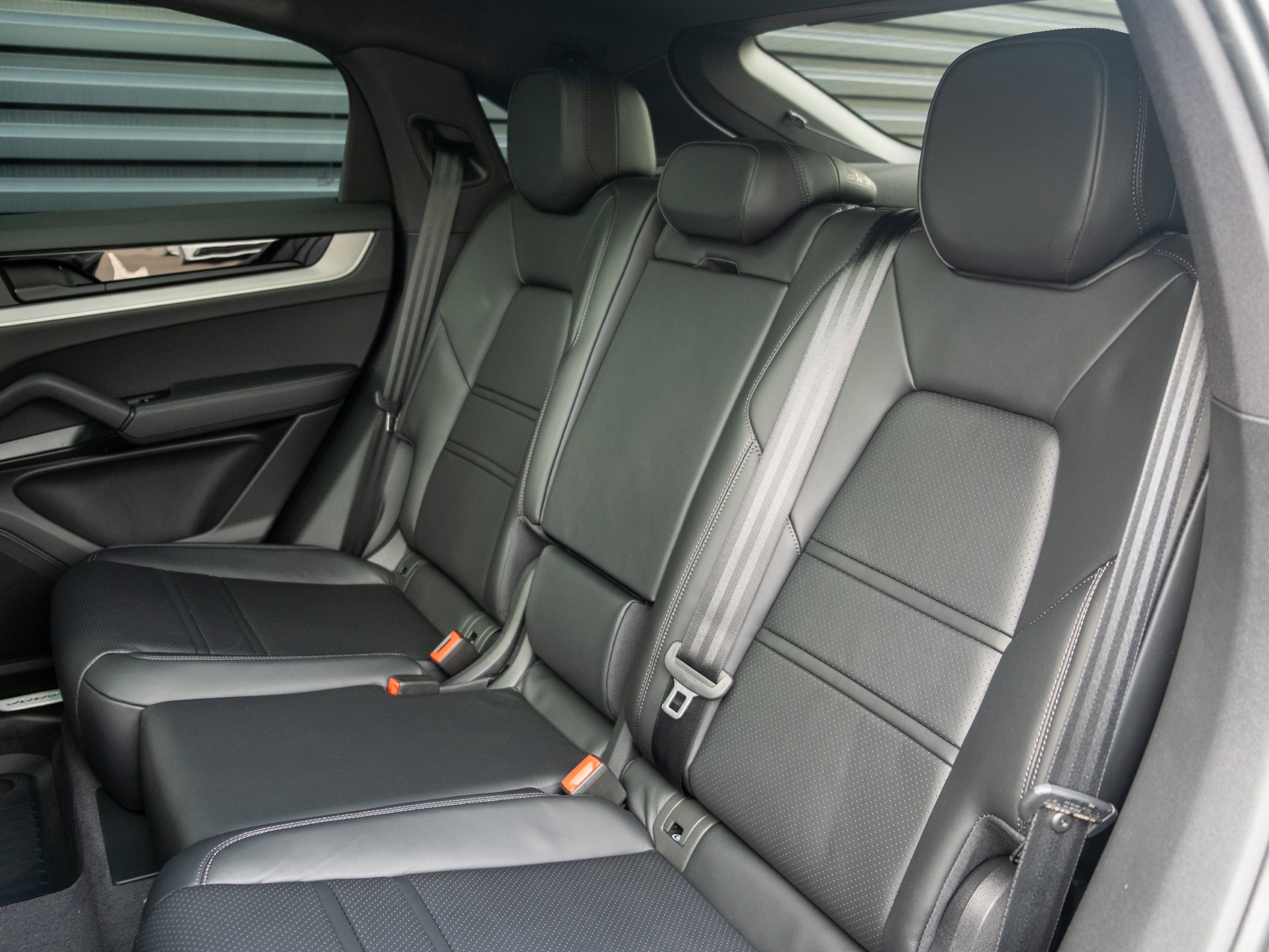 2026 Porsche Cayenne Coupe Base