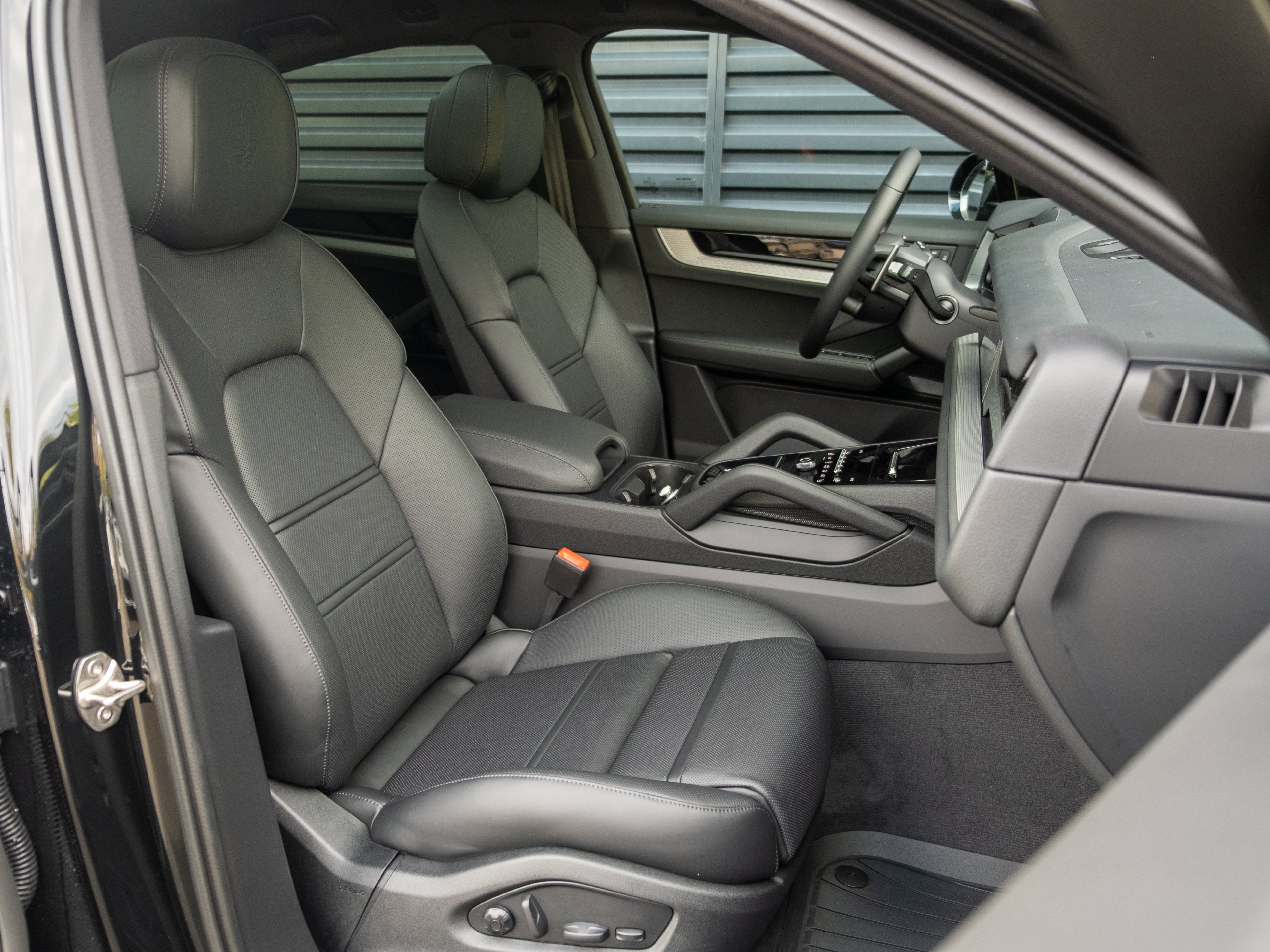 2026 Porsche Cayenne Coupe Base