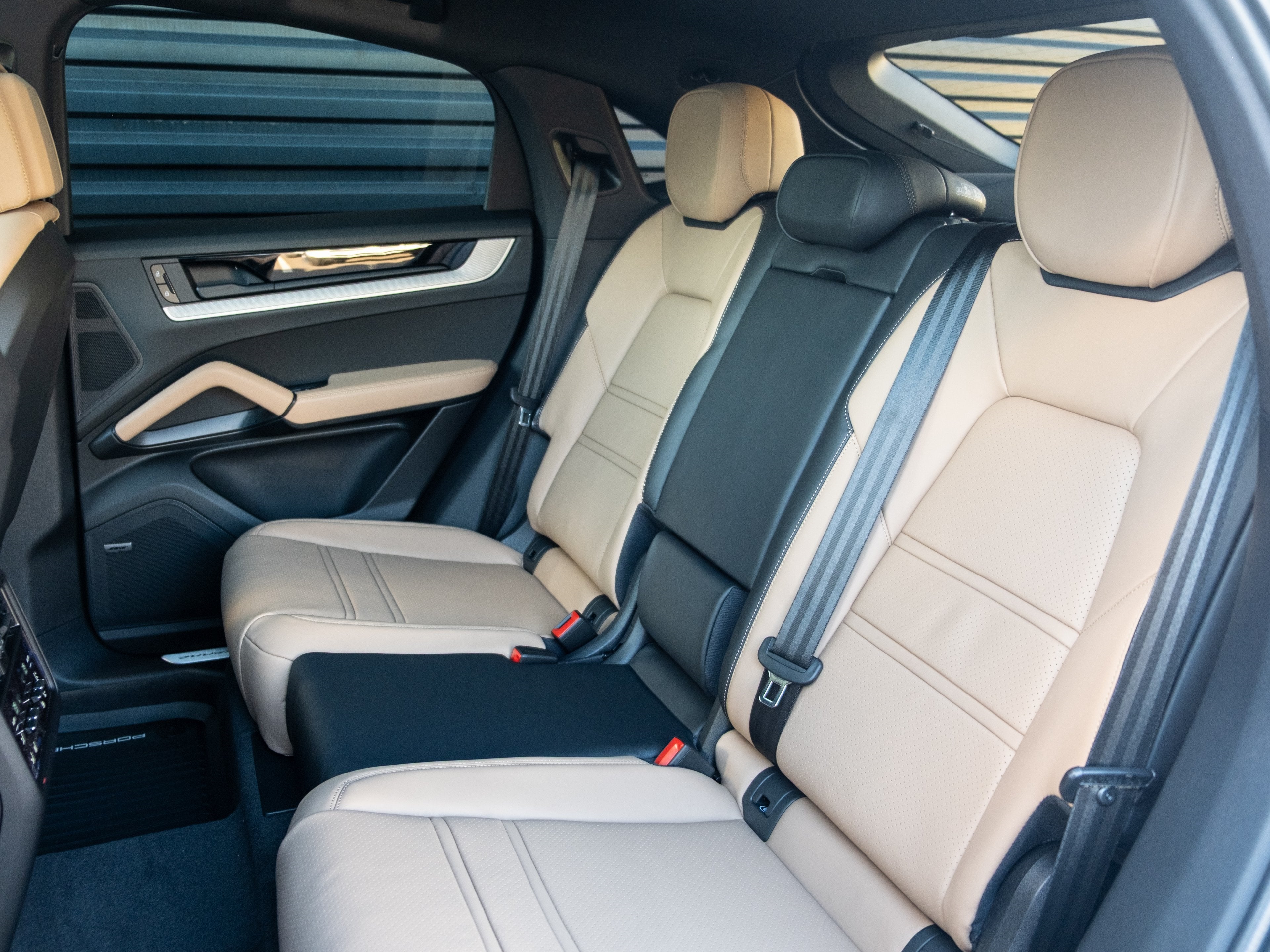 2026 Porsche Cayenne Coupe Base