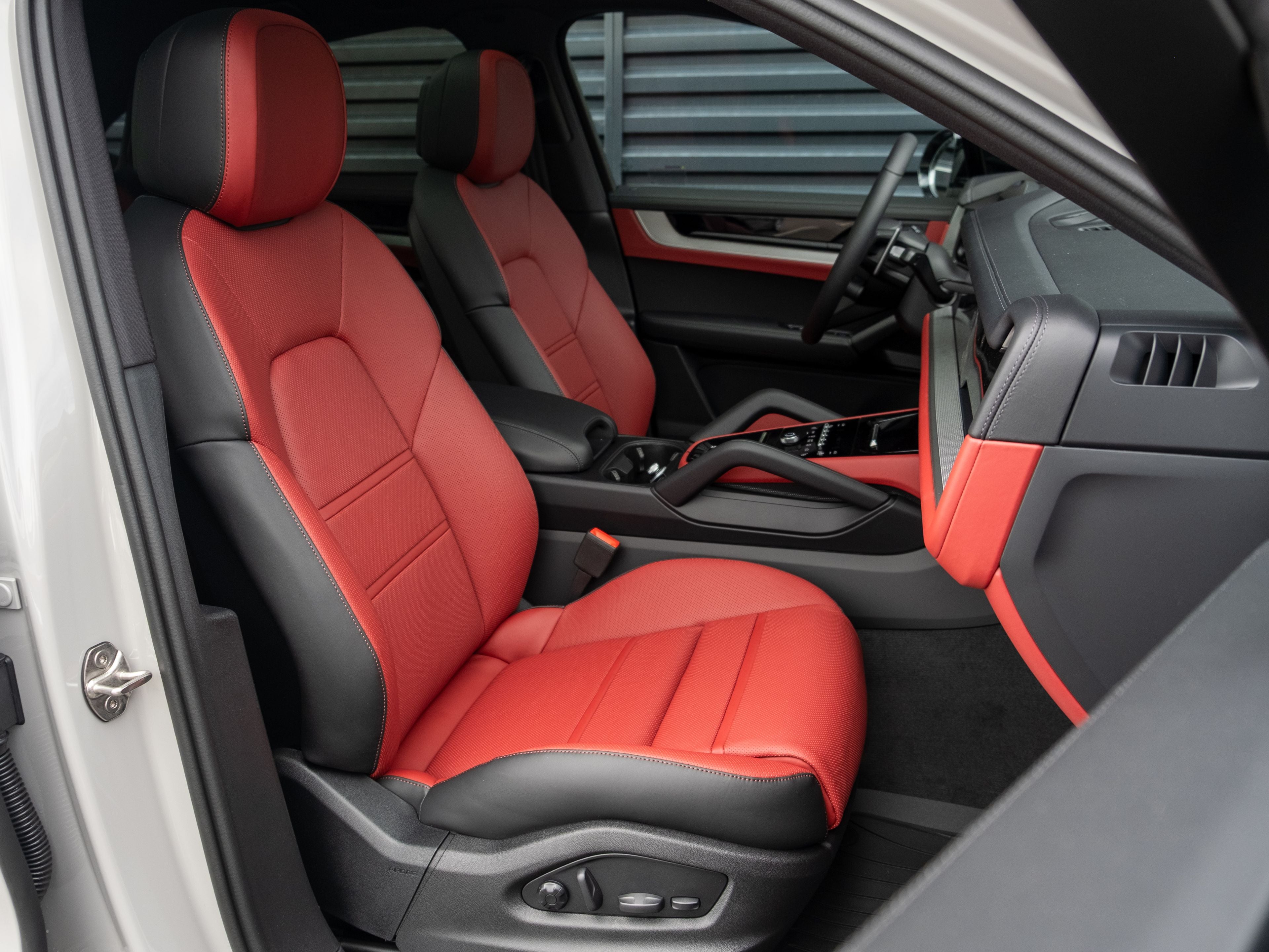 2026 Porsche Cayenne Coupe Base