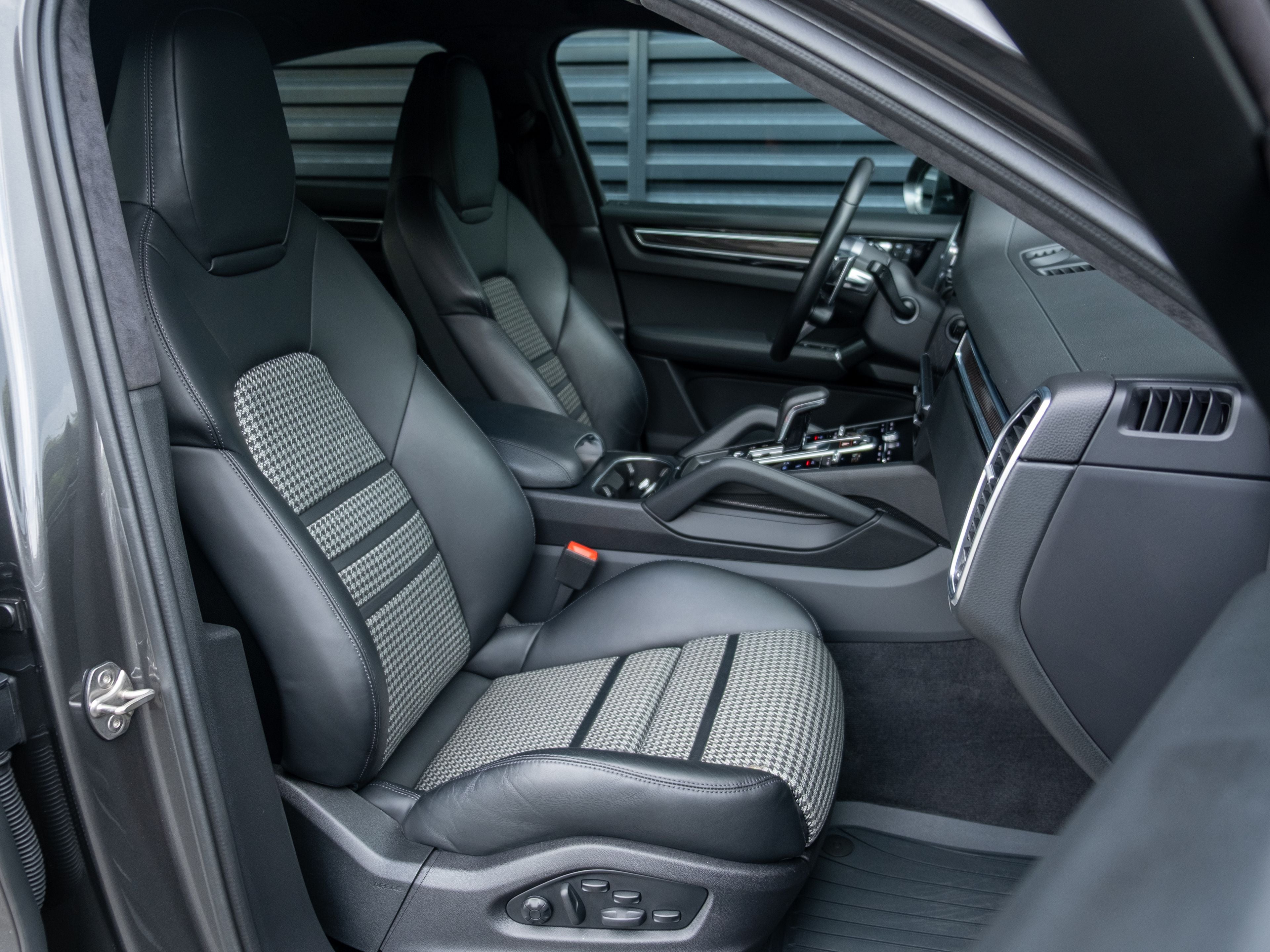 2022 Porsche Cayenne Coupe S