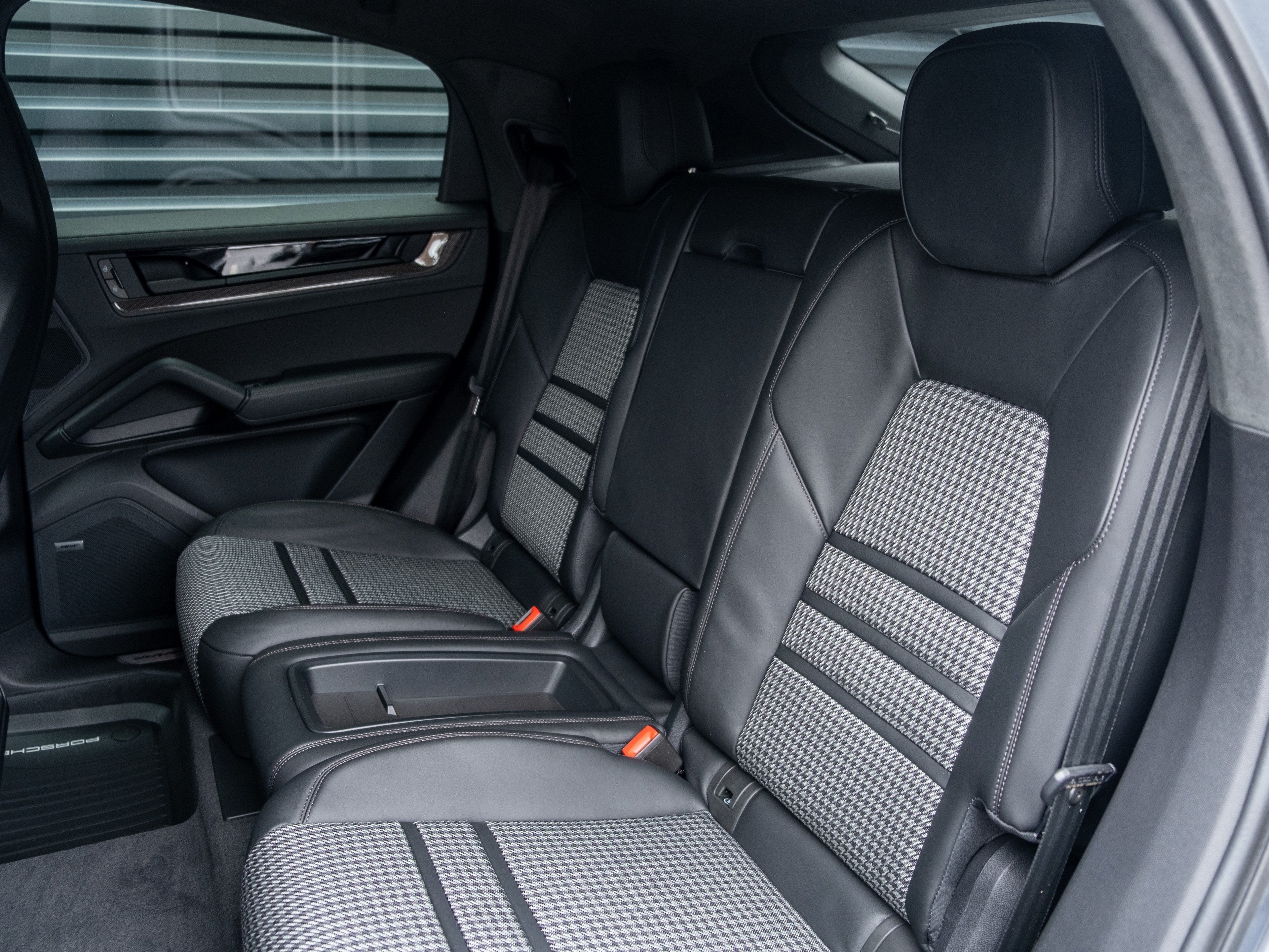 2026 Porsche Cayenne Coupe GTS