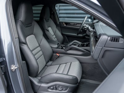 2026 Porsche Cayenne Coupe GTS