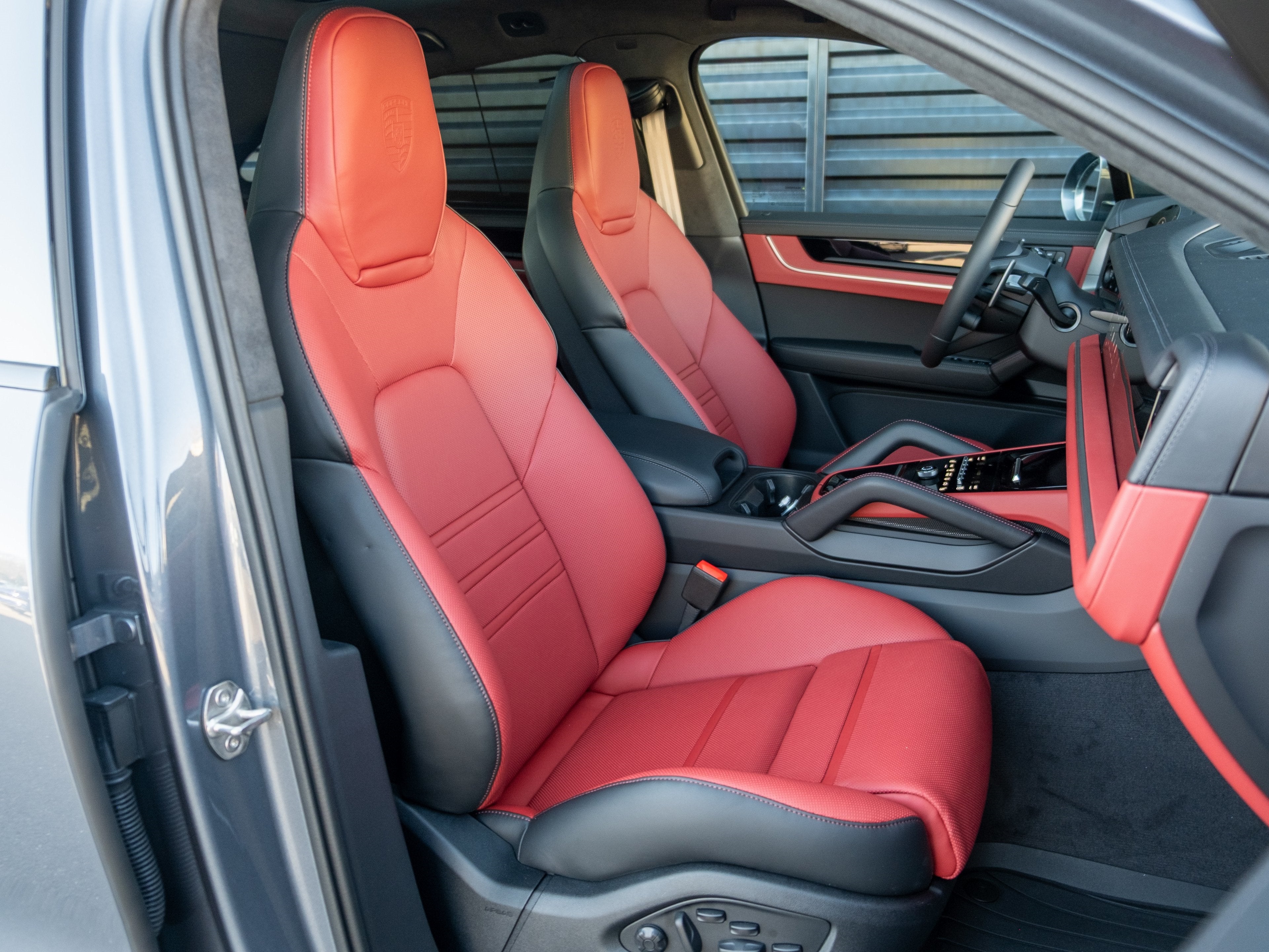 2026 Porsche Cayenne Coupe GTS