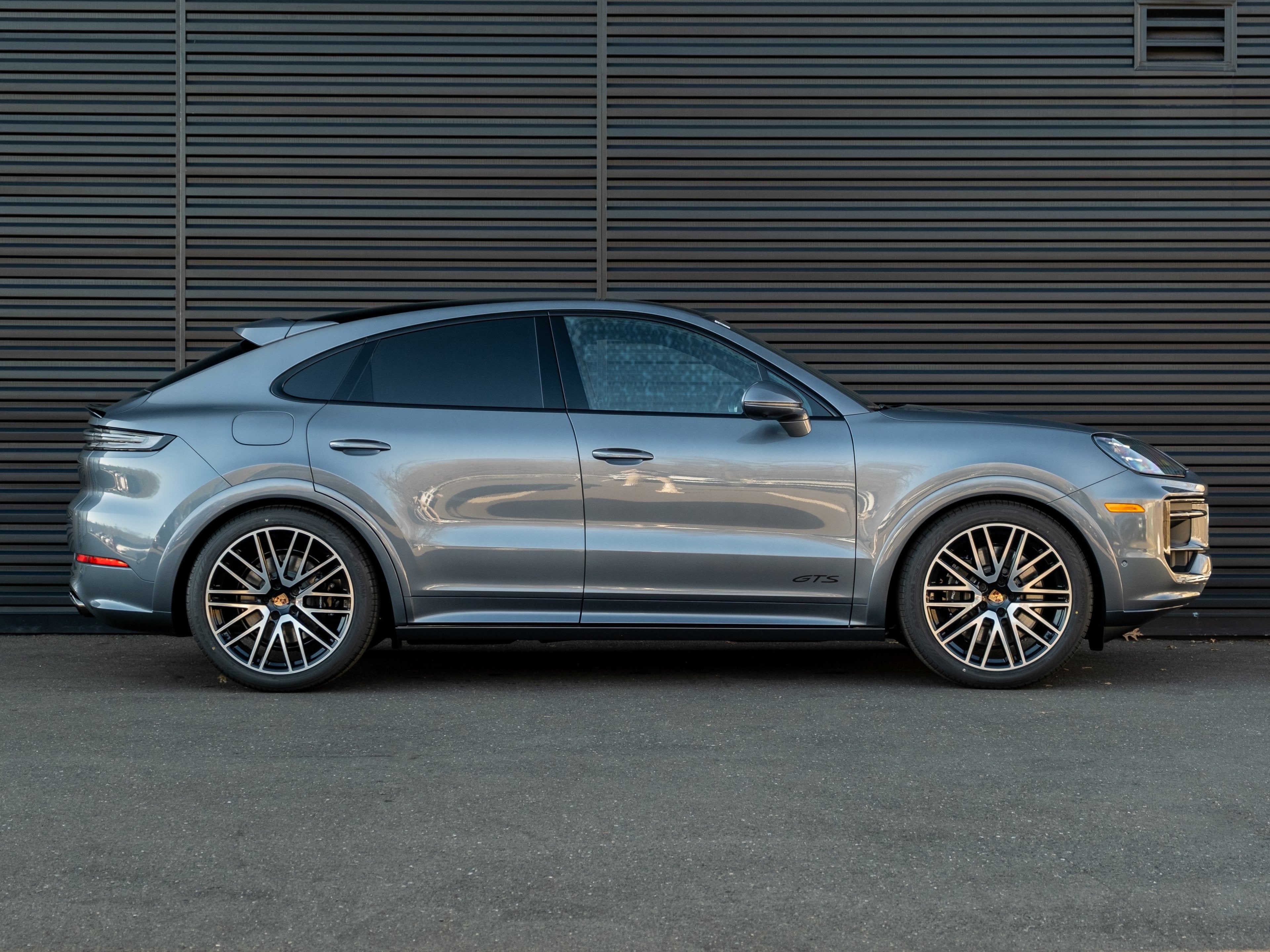 2026 Porsche Cayenne Coupe GTS