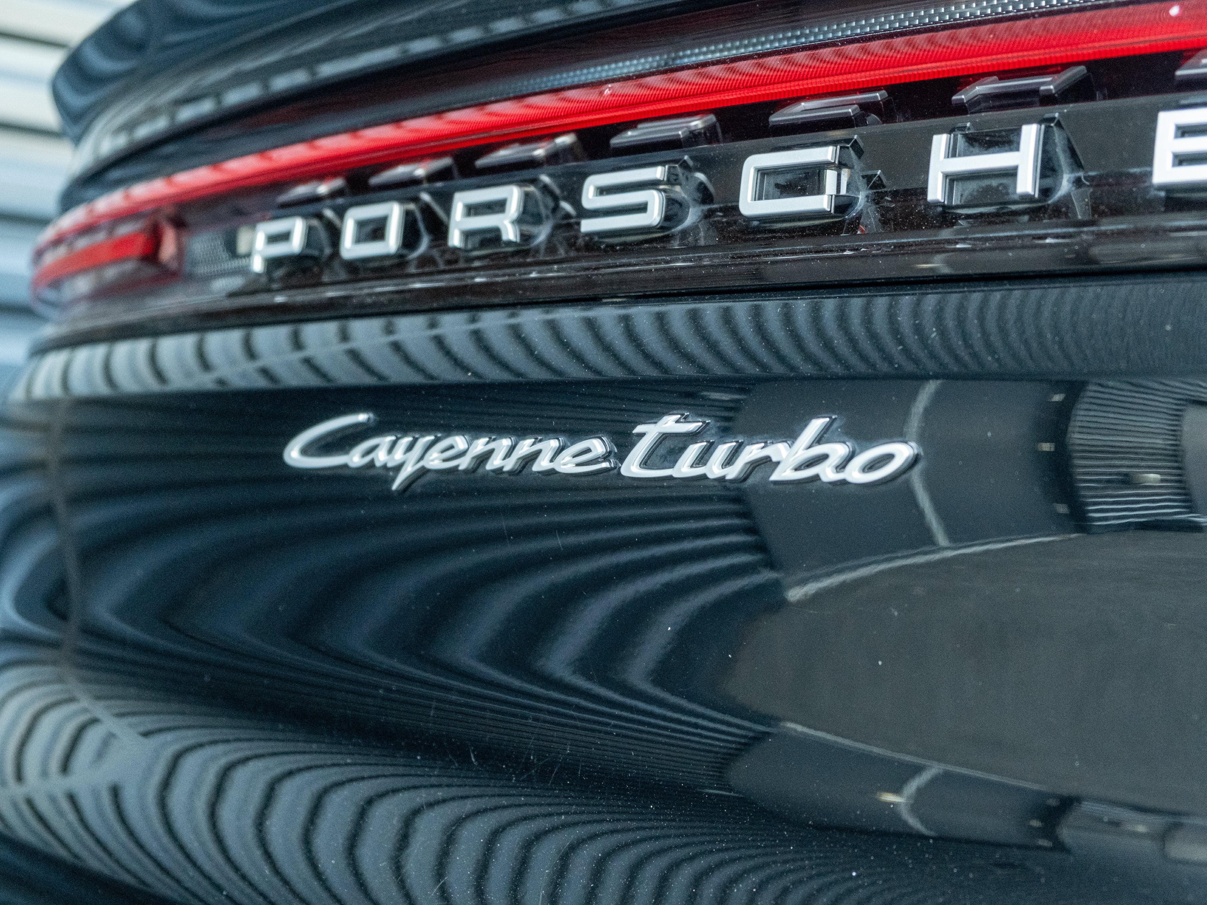 2024 Porsche Cayenne E-Hybrid Coupe Turbo