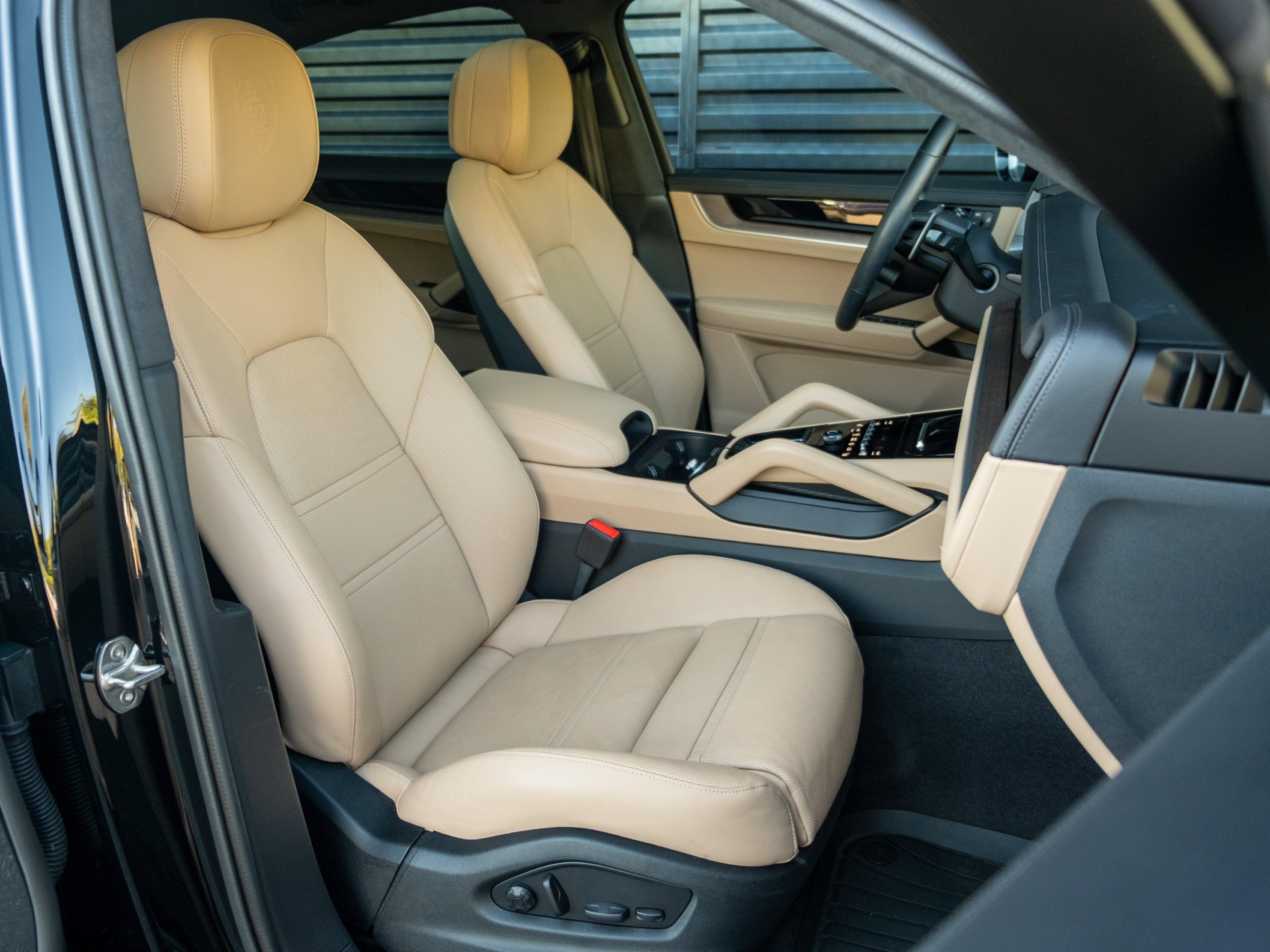 2024 Porsche Cayenne E-Hybrid Coupe Turbo