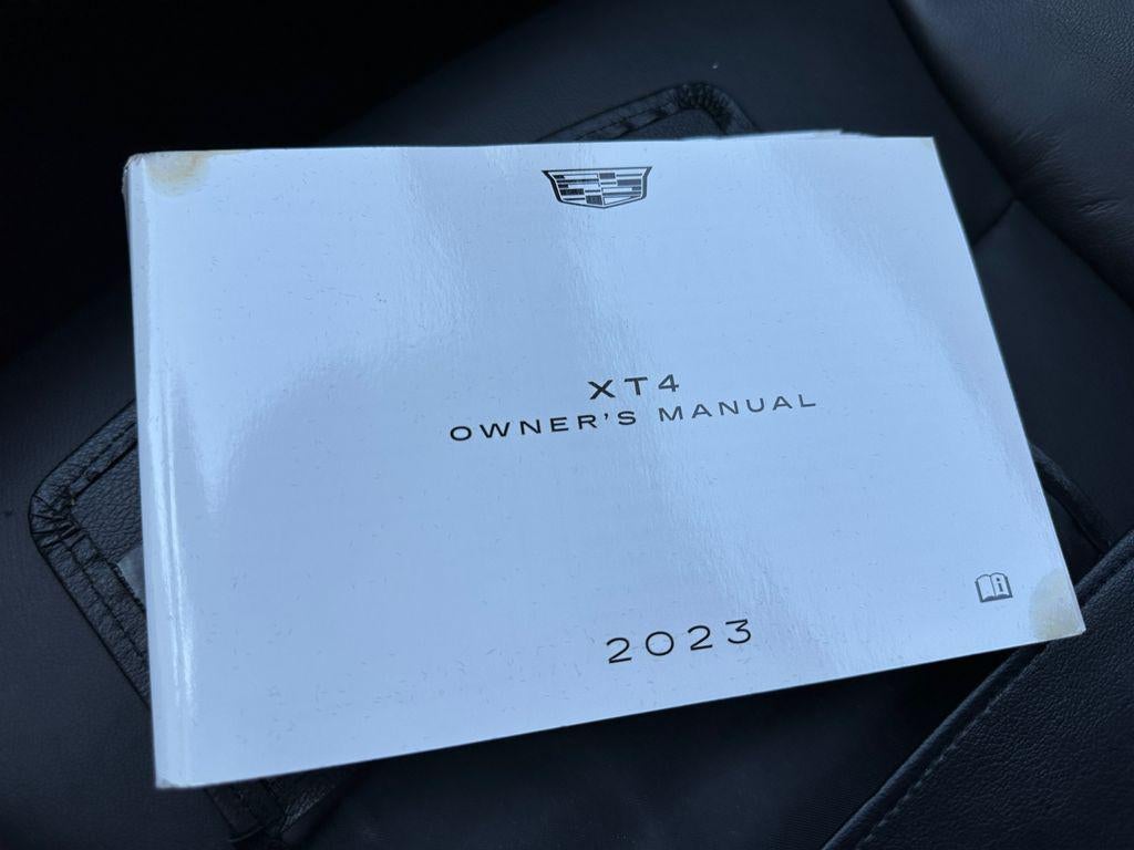 2023 Cadillac XT4 AWD Luxury