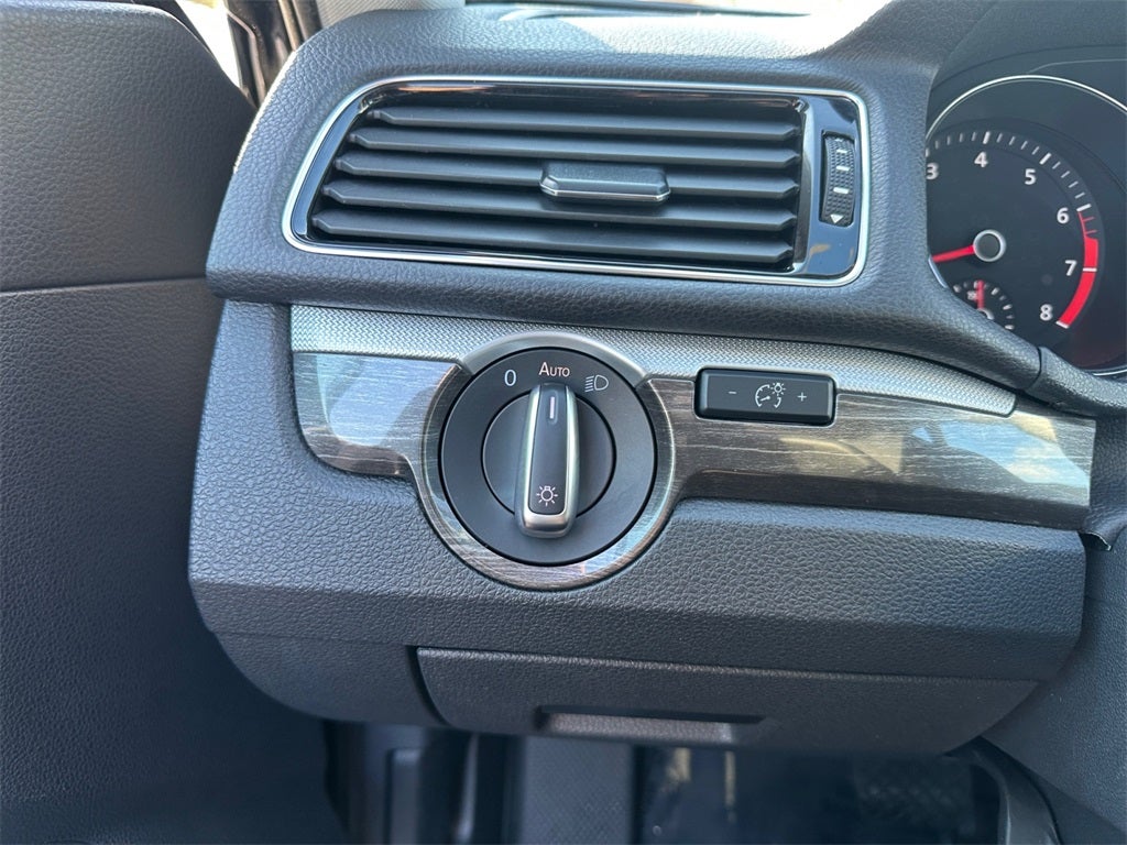 2018 Volkswagen Passat 2.0T SE