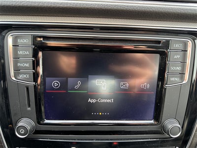 2018 Volkswagen Passat 2.0T SE