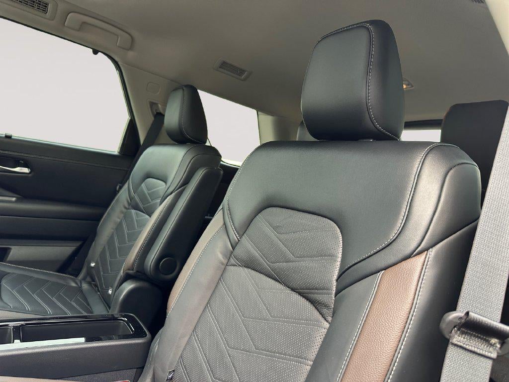2023 Nissan Pathfinder Platinum 4WD