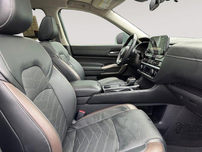 2023 Nissan Pathfinder Platinum 4WD