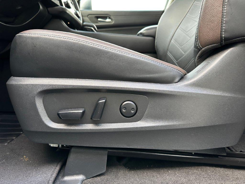 2023 Nissan Pathfinder Platinum 4WD