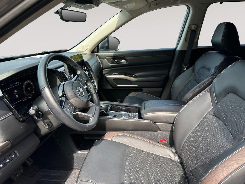 2023 Nissan Pathfinder Platinum 4WD