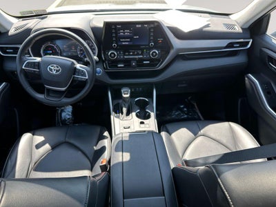 2022 Toyota Highlander Hybrid XLE