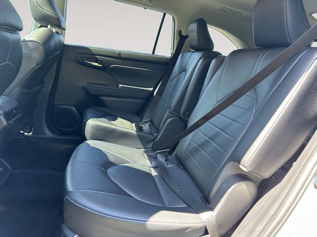 2022 Toyota Highlander Hybrid XLE