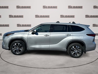 2022 Toyota Highlander Hybrid XLE