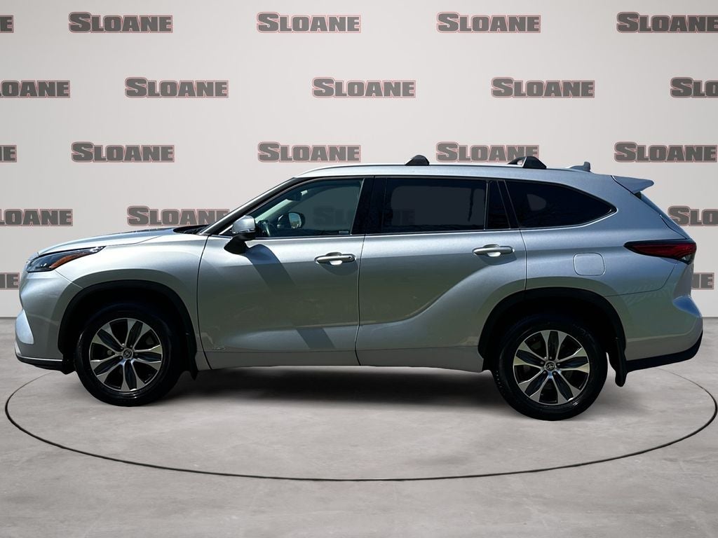 2022 Toyota Highlander Hybrid XLE