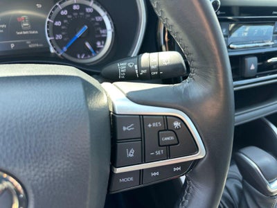 2022 Toyota Highlander Hybrid XLE