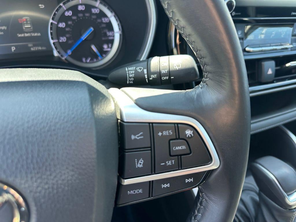 2022 Toyota Highlander Hybrid XLE