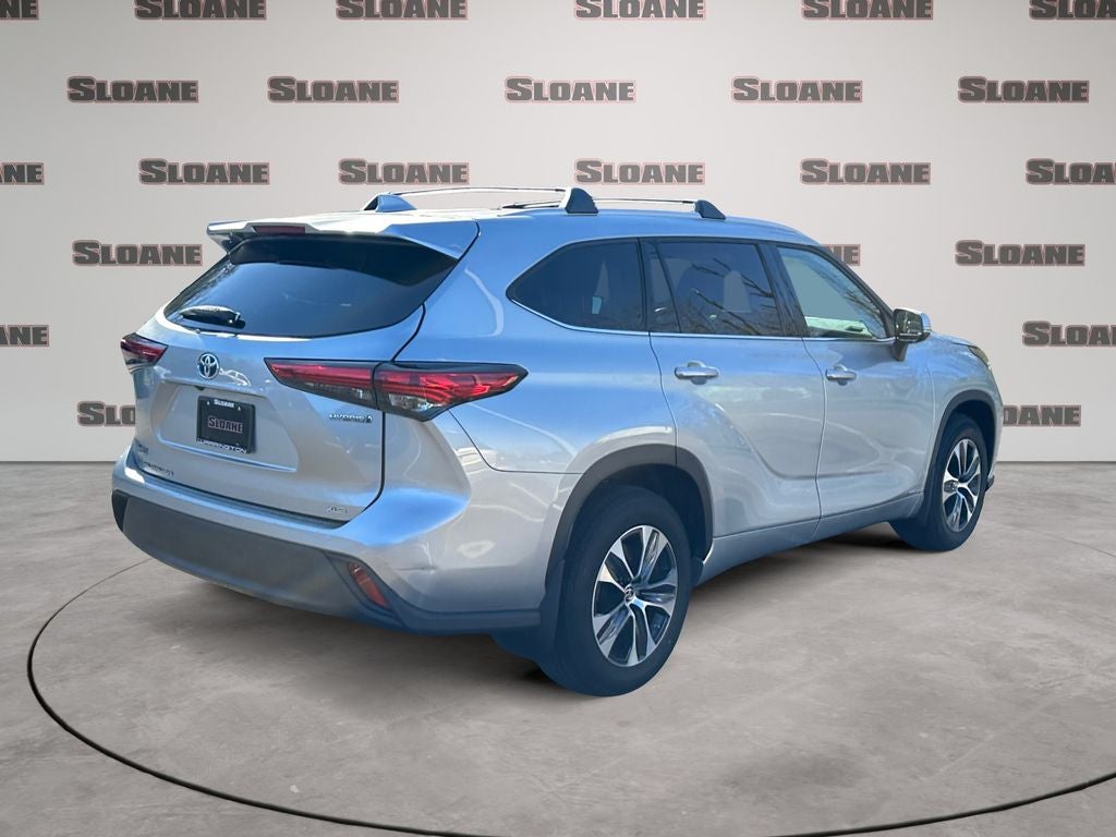 2022 Toyota Highlander Hybrid XLE