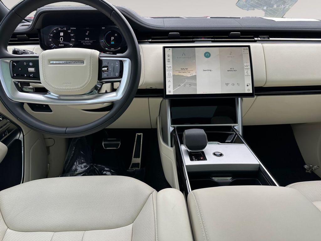 2025 Land Rover Range Rover P550e SE