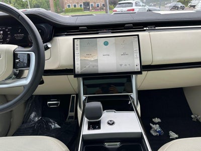 2025 Land Rover Range Rover P550e SE