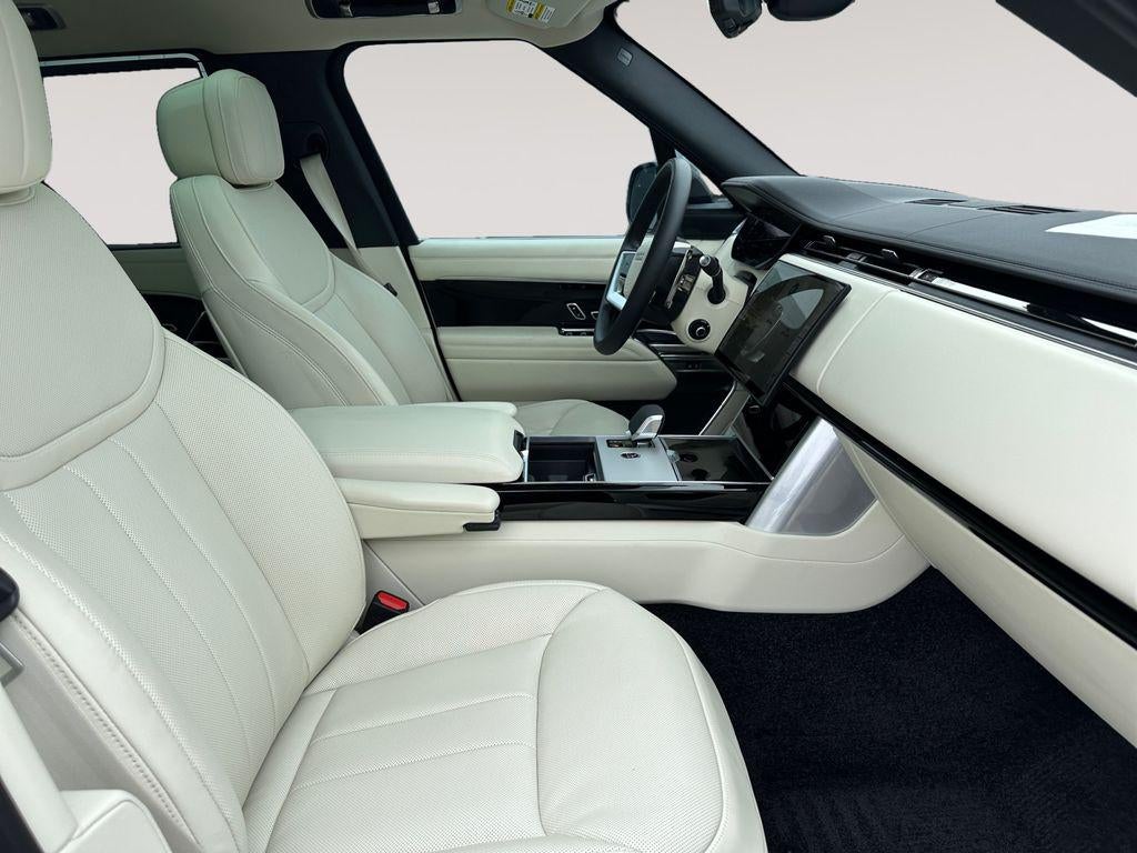 2025 Land Rover Range Rover P550e SE