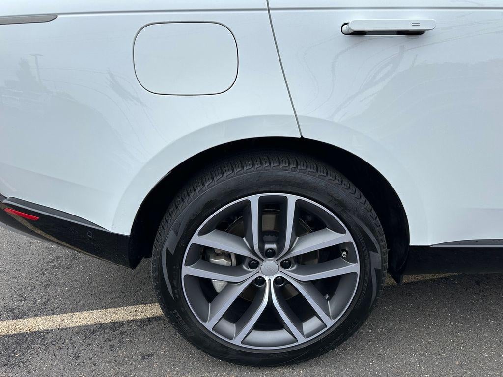 2025 Land Rover Range Rover P550e SE