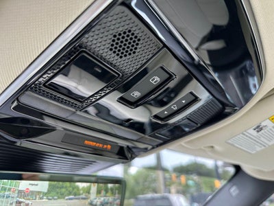 2025 Land Rover Range Rover P550e SE
