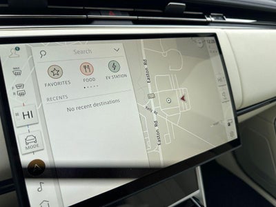 2025 Land Rover Range Rover P550e SE