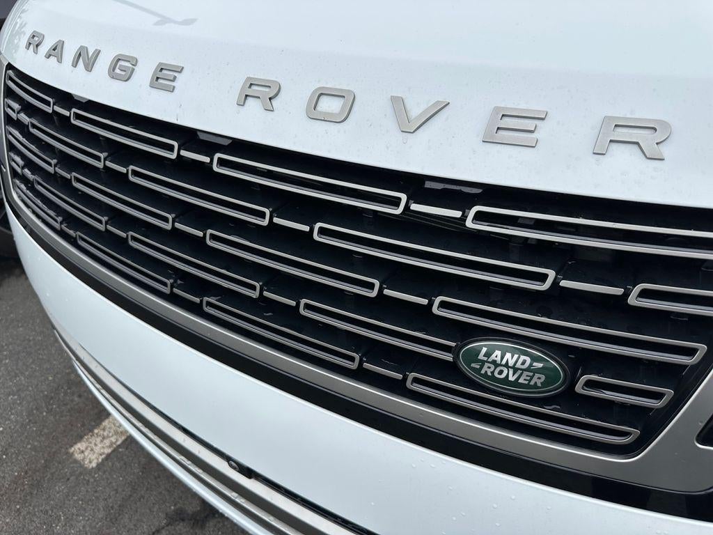 2025 Land Rover Range Rover P550e SE