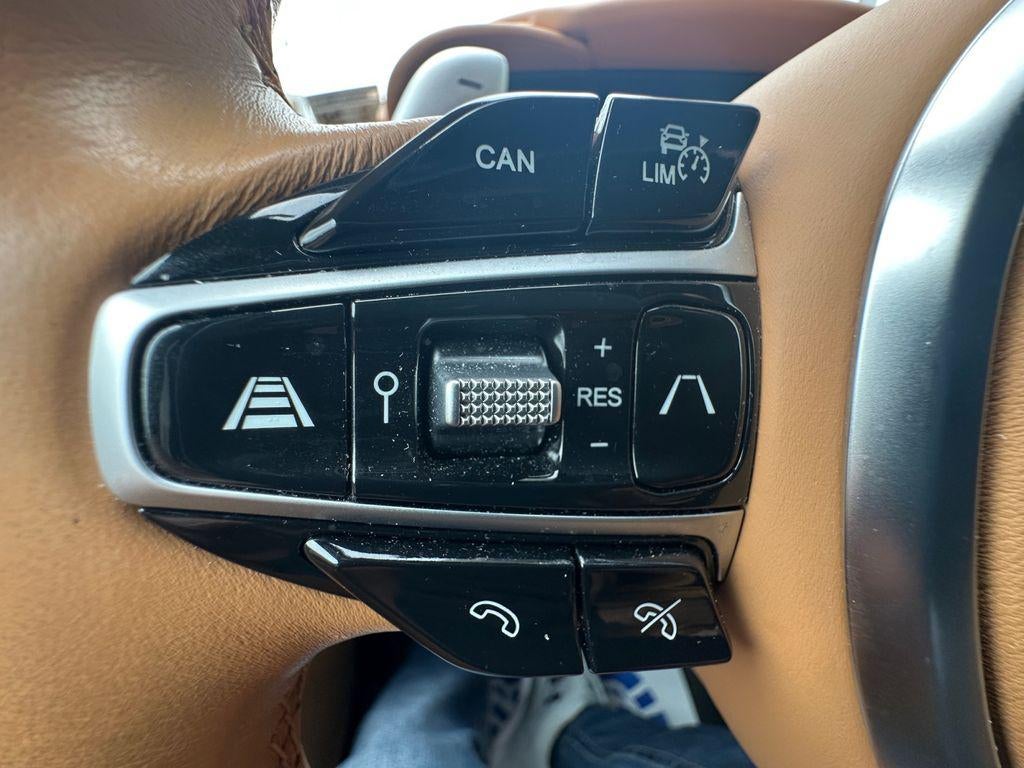 2021 Aston Martin DBX Base