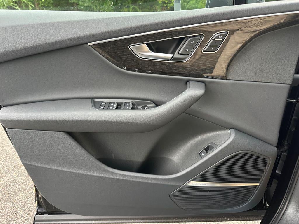 2026 Audi Q7 Premium