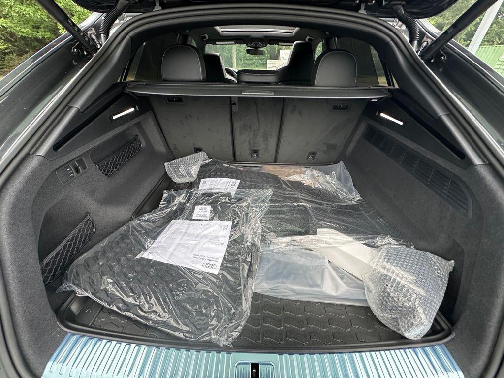2026 Audi SQ8 Premium Plus