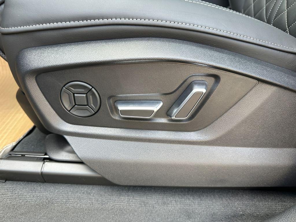 2026 Audi SQ8 Premium plus
