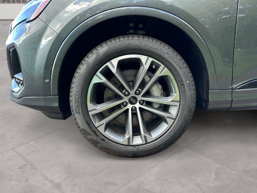 2026 Audi Q7 Premium