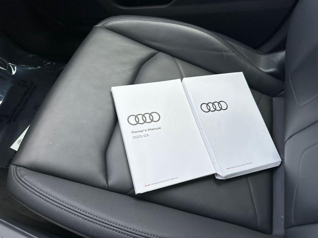 2025 Audi Q3 Premium 45 TFSI S line quattro Tiptronic