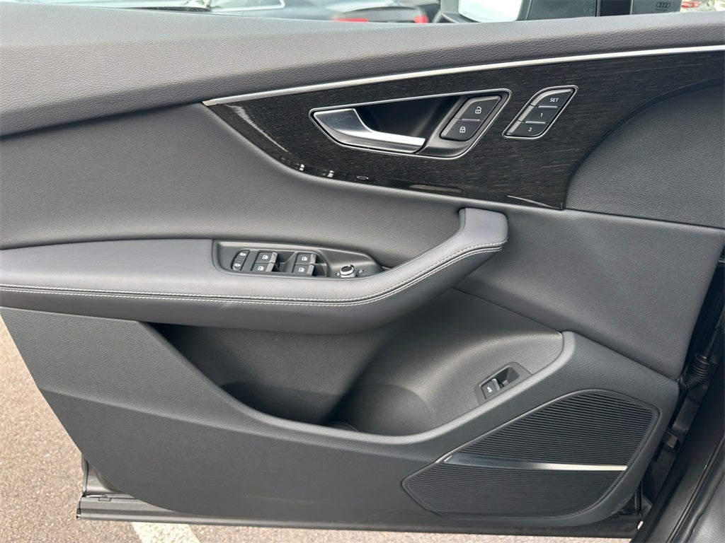 2025 Audi Q7 45 Premium Plus quattro