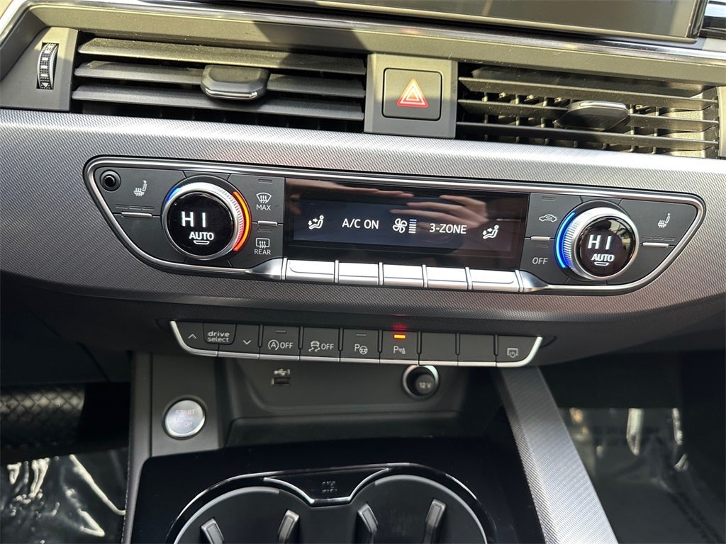 2023 Audi A4 45 S line Prestige quattro