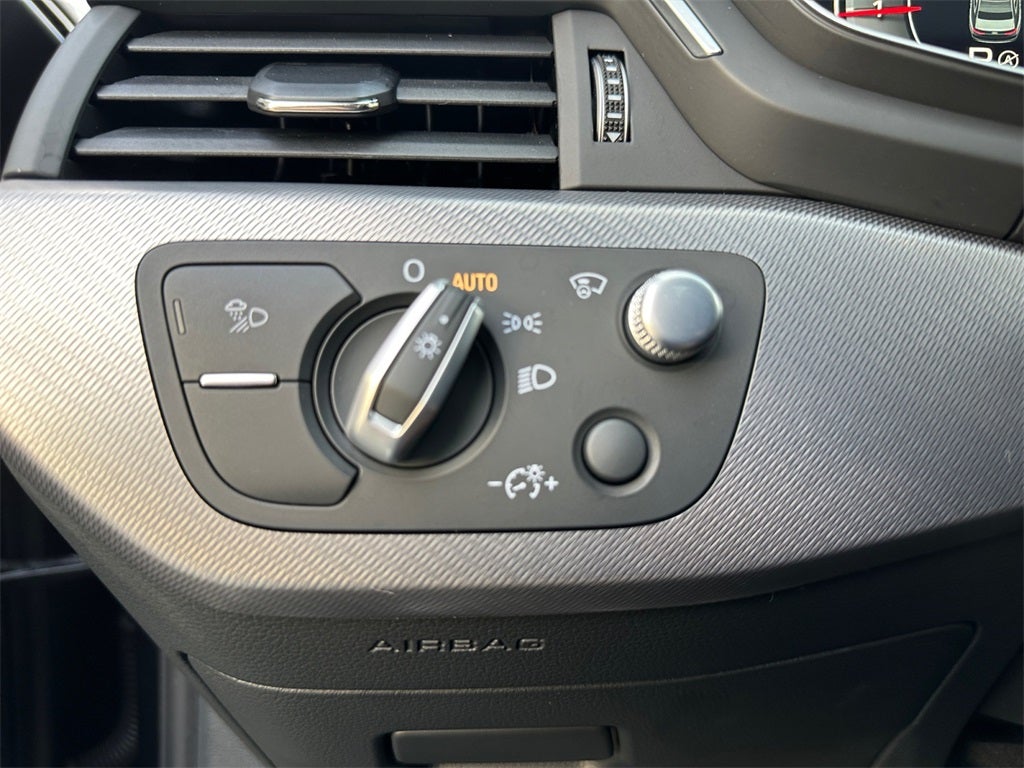 2023 Audi A4 45 S line Prestige quattro