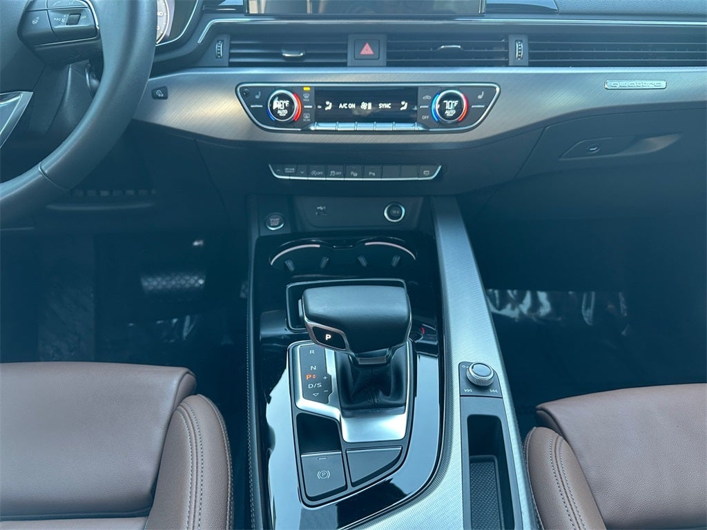 2023 Audi A4 45 S line Prestige quattro