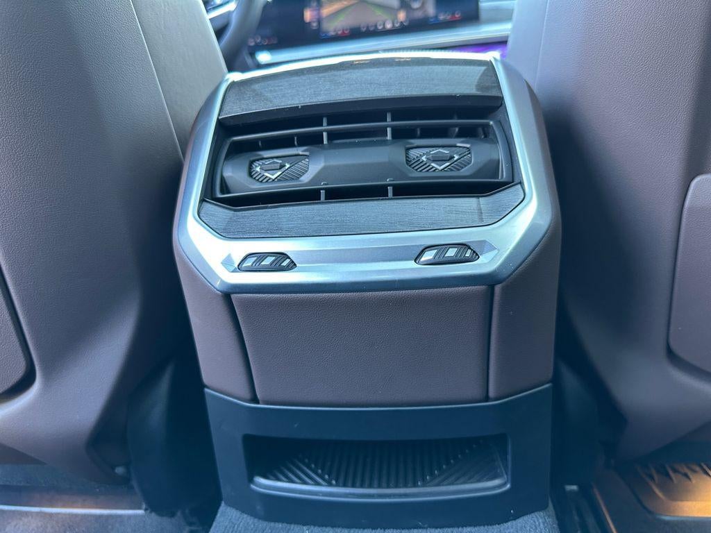2025 BMW 740i xDrive