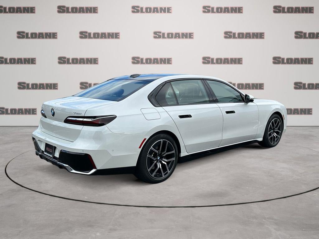 2025 BMW 740i xDrive