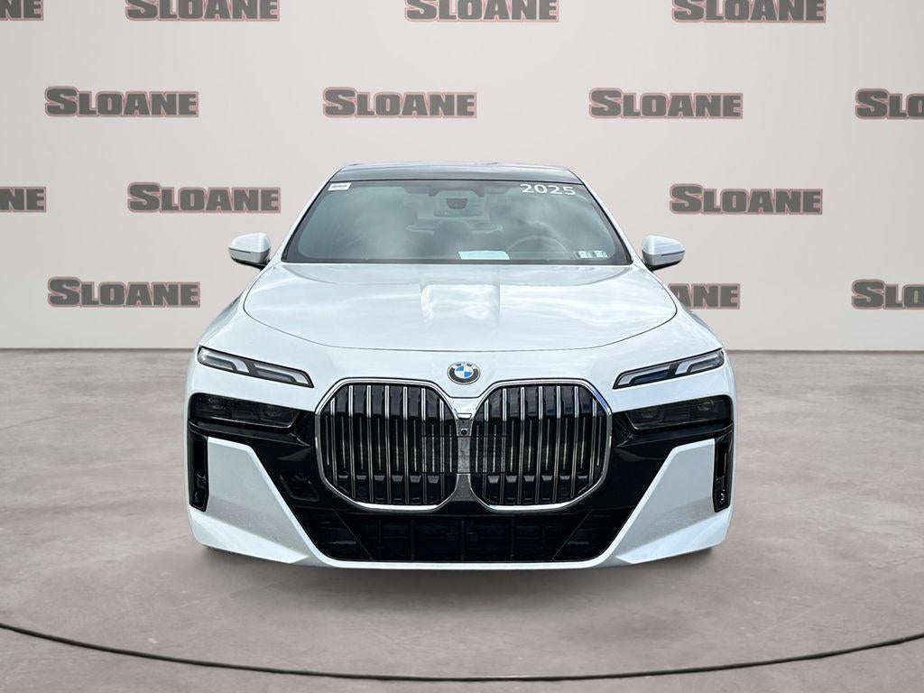 2025 BMW 740i xDrive