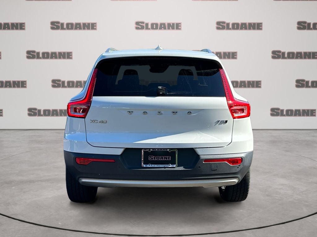2020 Volvo XC40 T5 Momentum