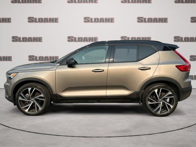 2022 Volvo XC40 T5 R-Design