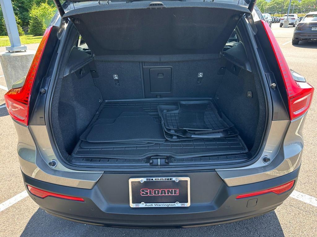 2022 Volvo XC40 T5 R-Design