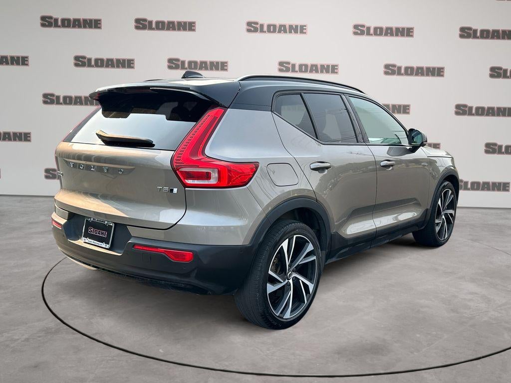 2022 Volvo XC40 T5 R-Design